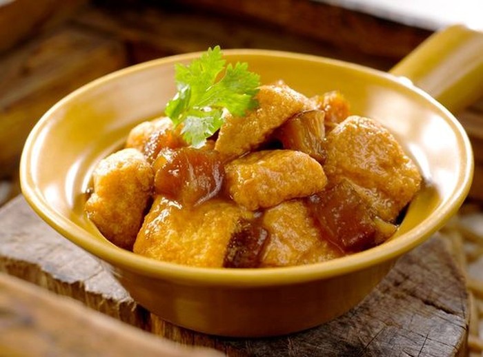 Makanan semur tahu.