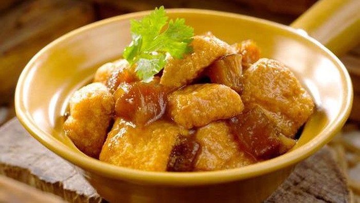 Makanan semur tahu.