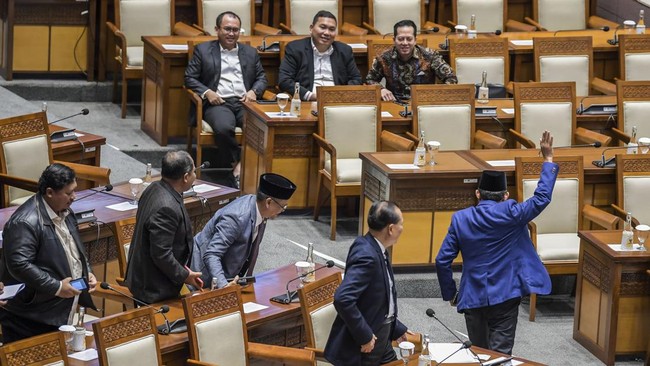 Omnibus Law RUU Kesehatan telah disepakati dibawa ke rapat Paripurna DPR untuk pengesahan meski menuai protes dan penolakan dari Demokrat dan PKS.