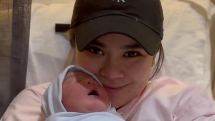 Sivia Azizah melahirkan anak pertamanya.