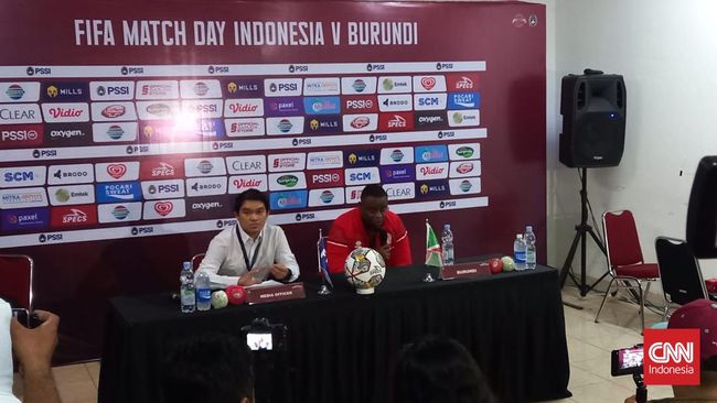 Pelatih Burundi Keluhkan Rumput Stadion Patriot