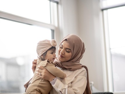 Apakah Menyusui Membatalkan Wudu dan Baju yang Terkena ASI Boleh Dipakai Salat?