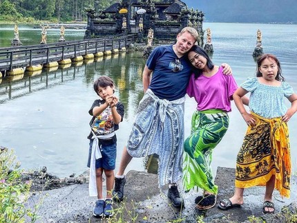Kisah Eks ART Blitar Sanggup Hidup Jauh di Swiss Berkat Suami Bule yang Pengertian