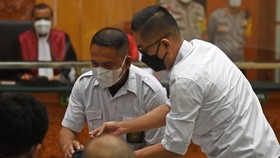 Daftar Tuntutan Eks Kapolres hingga Kapolsek Terdakwa Kasus Sabu Teddy