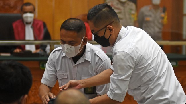 Kasus narkoba jenis sabu yang turut melibatkan eks Kapolda Sumbar Irjen Teddy Minahasa telah memasuki tahap tuntutan dari JPU.