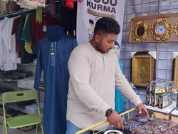 Omzet Pedagang di Kampung Arab Naik Saat Ramadan, Kurma Terlaris
