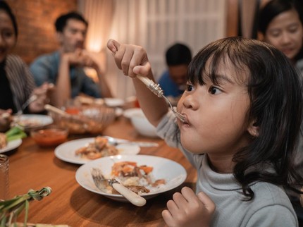 6 Panduan Gizi Anak saat Puasa dari Kebutuhan Nutrisi hingga Porsi Makan