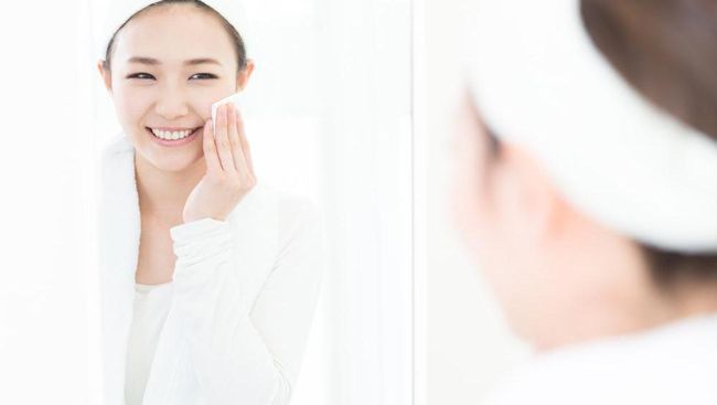 12 Urutan Make Up Simpel untuk Pemula agar Tampil Natural dan Segar