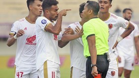 Apa Pentingnya Menghujat Wasit?