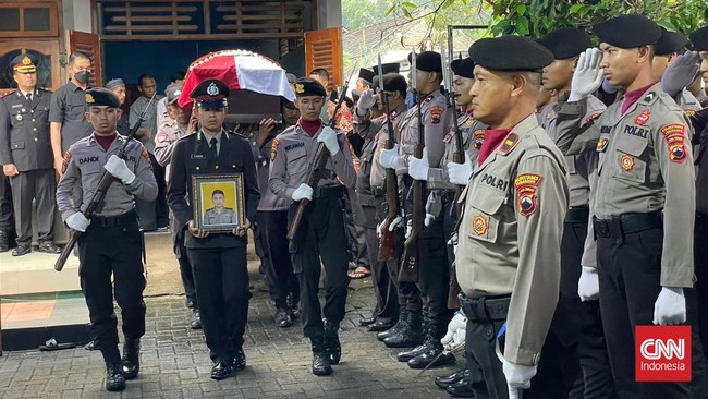 Sebanyak 10 orang saksi dimintai keterangan terkait kematian staf Spripim Polda Gorontalo, Briptu RF (28).