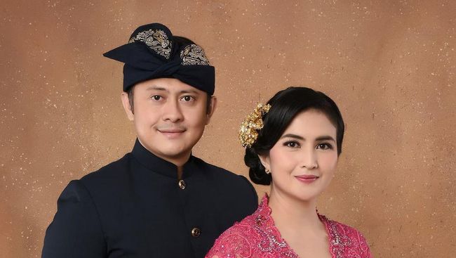 Oyoq fetishi qul va bekasi