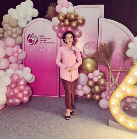 Porno uchun bir nechta jojalarni suratga oldi