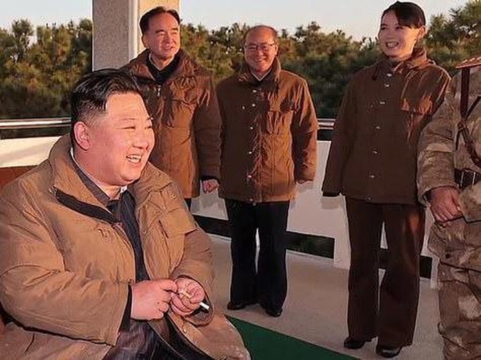 Kim Jong Un dan Kim Ju Ae