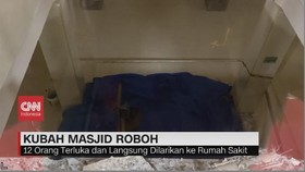 VIDEO: Kubah Masjid Roboh, 12 Orang Terluka