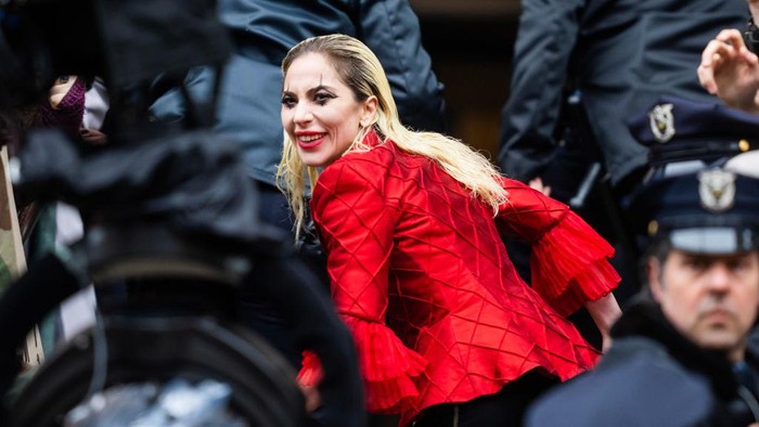 TOPSHOT - Lady Gaga performs during the filming of the movie 