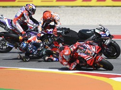 Marc Marquez Disebut Halalkan Segala Cara Gegara Mau Kejar Rossi