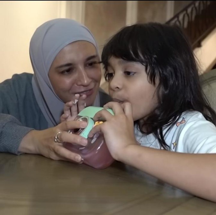 <p>Hal ini terungkap dalam vlog yang diunggah pada kanal YouTube The Sungkars. Shireen juga mengungkapkan rasa bangganya pada laman Instagram, lho. (Foto: YouTube The Sungkars)</p>
