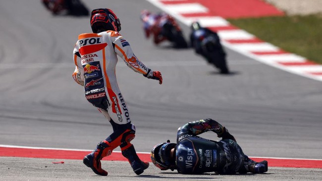 Marc Marquez mengakui telah melakukan kesalahan besar dan pantas dihukum penalti usai menabrak Miguel Oliveira di MotoGP Portugal 2023.