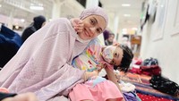 5 Potret Anak Artis Ibadah di Bulan Ramadan, Buka Puasa hingga Tarawih Bersama