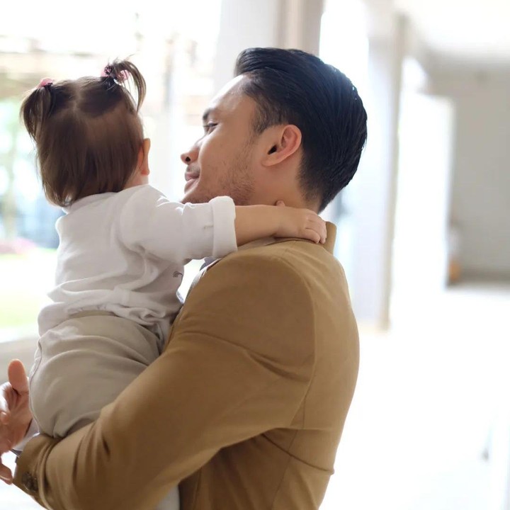<p>Bunda, semoga di usia Blair yang kedua ini, Blair dapat tumbuh menjadi anak yang cerdas dan bisa membanggakan kedua orang tuanya, ya. Tak hanya itu, kita doakan agar Blair terus dilimpahkan dengan keberkahan dalam hidupnya. (Foto: Instagram: @cfrank3030)</p>