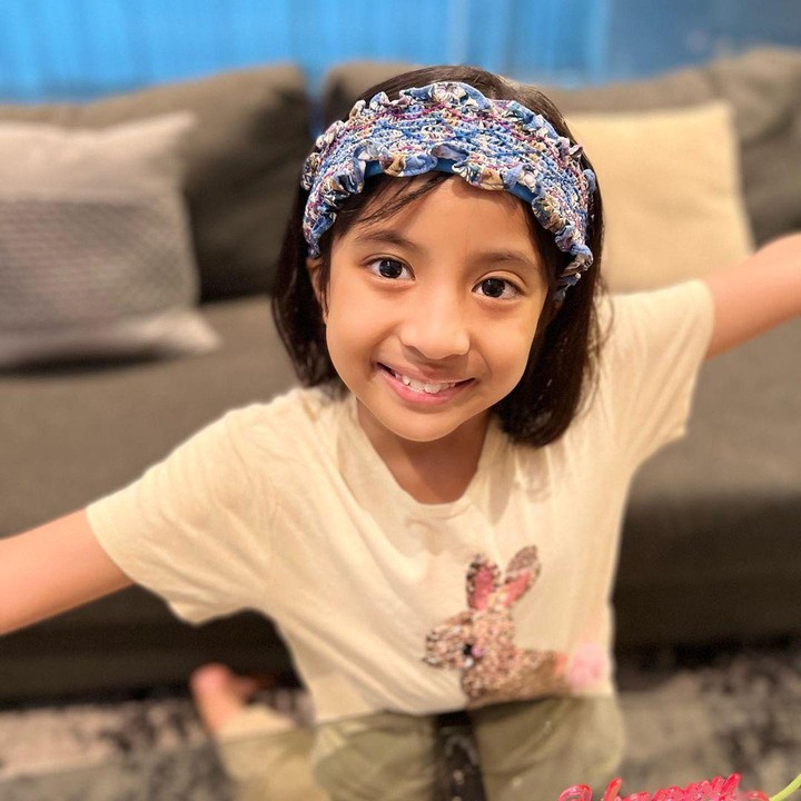 <p><em>"Happy bday Kakak Megumi, jadilah anak sholehah buat bapak Desta dan Ibu Caca. Semakin bertambahnya usia Kakak Megumi semakin was-was Bapak Desta,"</em> kata seorang netizen.<em> "Happy birthday Aries girl, sehat dan bahagia selalu anak cantik,"</em> ungkap yang lainnya. (Foto: Instagram: @natasharizkynew)</p>