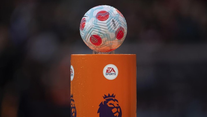 BIRMINGHAM, ENGLAND - MAY 10: The official Nike Premier League match ball with the EA Sports branding before the Premier League match between Aston Villa and Liverpool at Villa Park on May 10, 2022 in Birmingham, United Kingdom. (Photo by Visionhaus/Getty Images)