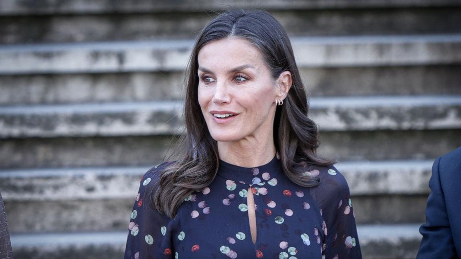 MADRID, SPAIN - FEBRUARY 15: Queen Letizia of Spain attends an audience with Atresmedia representatives and Mutua Madrileña Foundation representatives to present a report on gender-based violence at the Zarzuela Palace on February 15, 2023 in Madrid, Spain. (Photo by Carlos Alvarez/Getty Images)