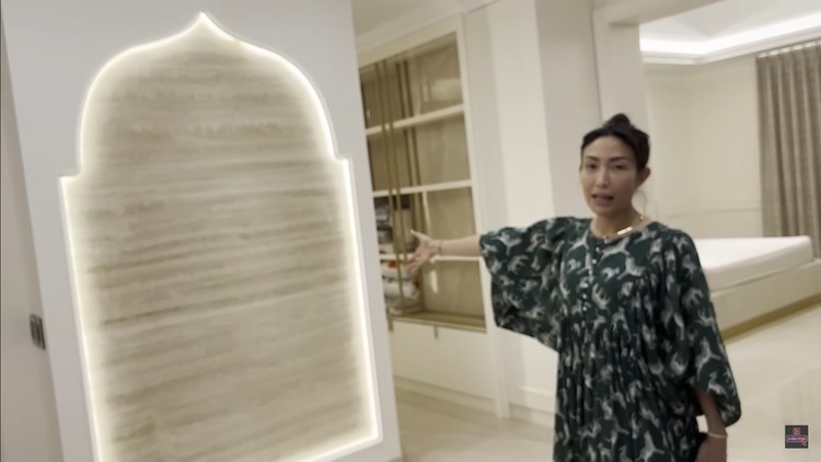 Rumah baru Ayu Dewi Rumah baru Ayu Dewi