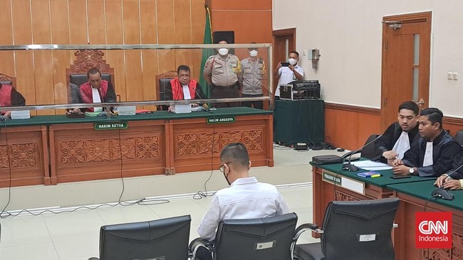 Pengacara Dody Prawiranegara cs membandingkan tuntutan kliennya dalam kasus narkoba dengan tuntutan Richard Eliezer di pembunuhan Brigadir J.