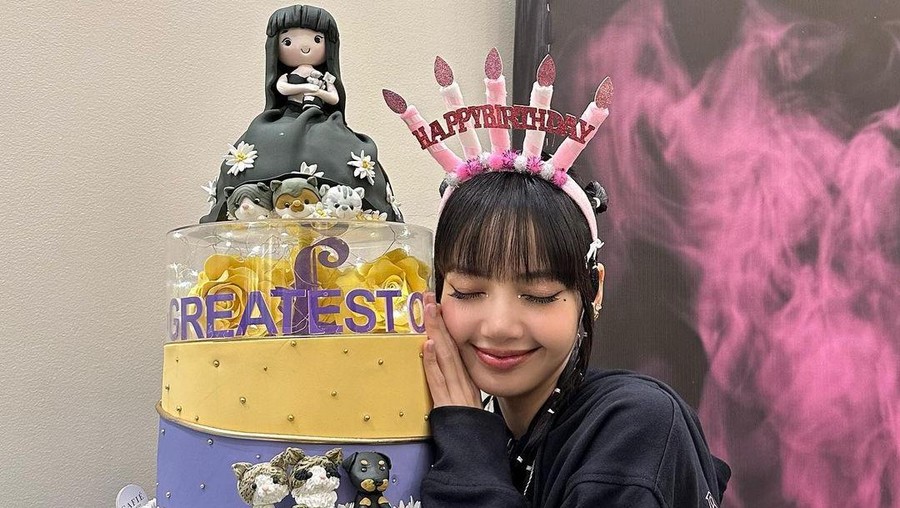 Sweet Banget, Lisa BLACKPINK Dapat Kejutan Ultah di Konser