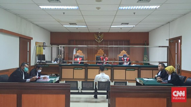 Aiptu Janto Parluhutan divonis dengan pidana 13 tahun penjara dalam kasus narkoba yang melibatkan Irjen Teddy Minahasa.
