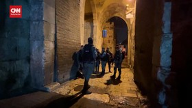 VIDEO: Polisi Israel Usir Jemaah Muslim Dari Masjid Al-Aqsa