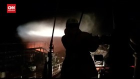 VIDEO: Kapal BBM Pertamina Terbakar 8 Jam, 2 ABK Masih Hilang