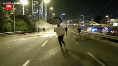 VIDEO: Tolak Perombakan Peradilan, Massa Blokir Jalan Utama Tel Aviv