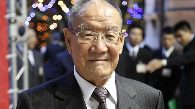 Pendiri restoran Din Tai Fung, salah satu kerajaan dumpling terbesar di dunia, meninggal dunia di usia 96 tahun pada akhir pekan lalu.