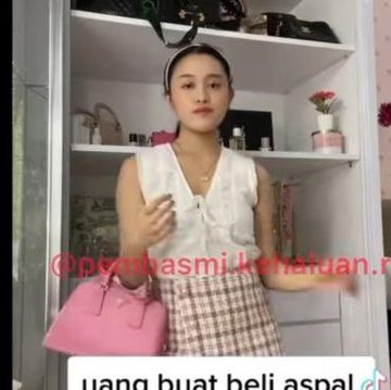 Putri Sekda Riau Demam Flexing Tas Branded, Intip Kekayaan Ayahnya
