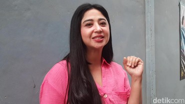 Momen Lebaran Dimanfaatkan Dewi Perssik dan Rully untuk Pertemukan Dua Keluarga