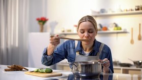 Jangan Dibuang Dulu, Ini Trik Mengatasi Masakan yang Keasinan