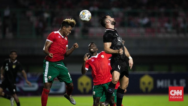 Timnas Indonesia harus puas bermain imbang 2-2 lawan Burundi pada laga kedua FIFA Matchday di Stadion Patriot Candrabhaga, Selasa (28/3).