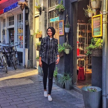 7 Potret Kartika Sary Pengusaha Batu Bara Adik Bontot KD & Yuni Shara