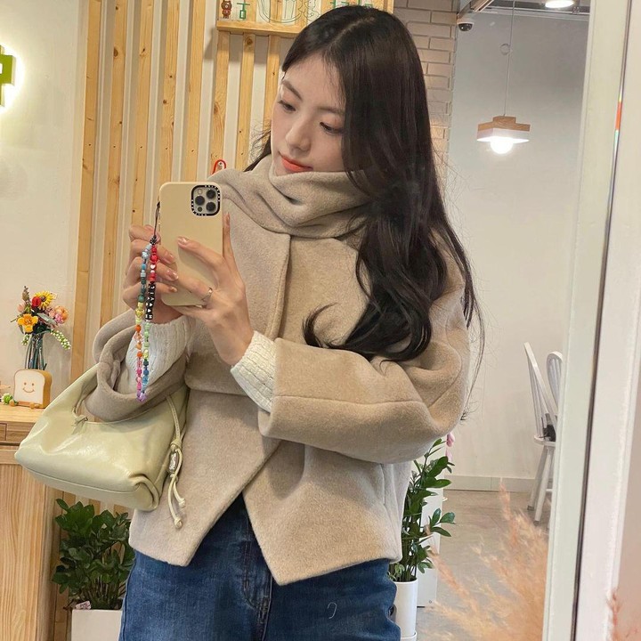 <p>Dahulu, Kim Jiyoon menjalani karier sebagai pramugari. Sampai pada akhirnya, profesi tersebut ia tinggalkan setelah kelahiran anak pertama. (Foto: Instagram @jiyyoon_s2)<br /><br /><br /></p>