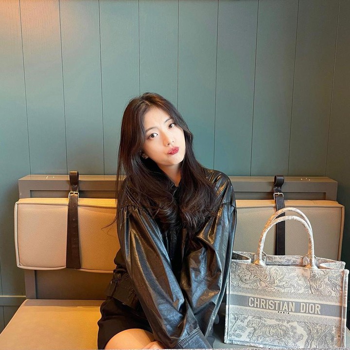 <p>Setelah melihat potret-potretnya, apakah Bunda akan mengidolakannya? Bagikan pendapat di kolom komentar ya, Bunda. (Foto: Instagram @jiyyoon_s2)</p>