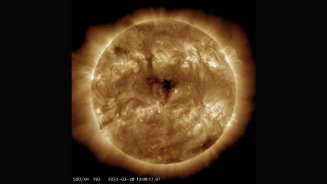 Ini merupakan kunjungan pertama kalinya pesawat milik Badan Penerbangan dan Antariksa Amerika Serikat (NASA) itu ke Bumi setelah 17 tahun mengorbit di Matahari.