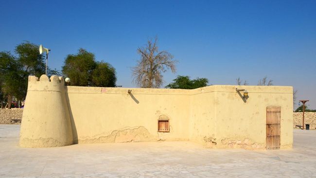 Salah satu masjid tua dan bersejarah di Arab Saudi adalah Masjid Jawatha, yang tidak memiliki kubah dan menara, tapi warisan penting bagi negara itu.