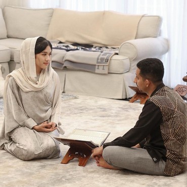 Ngaji Bareng Habib Jafar, Erina Gudono Disebut Tengah Hamil