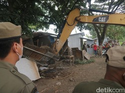 Puluhan Warung Esek-esek di Jati Kudus Dibongkar!