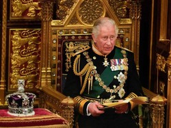 Bocoran Jubah Emas Raja Charles di Penobatan, Warisan 3 Generasi