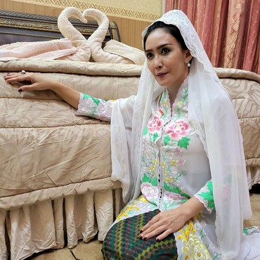 Alasan Rieke Diah Pitaloka Baru Sekarang Laksanakan Ibadah Umrah