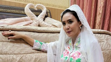 Alasan Rieke Diah Pitaloka Baru Sekarang Laksanakan Ibadah Umrah