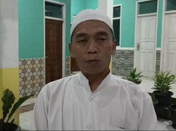 Sikap Pasrah Sekum MUI yang Viral gegara Tenteng Senjata